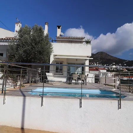 別荘 House In Roses With Private Pool & Sea Views *
