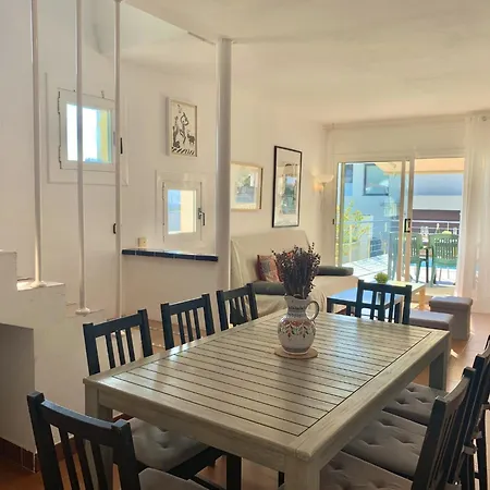 Holiday home Beautiful With View Montjoi