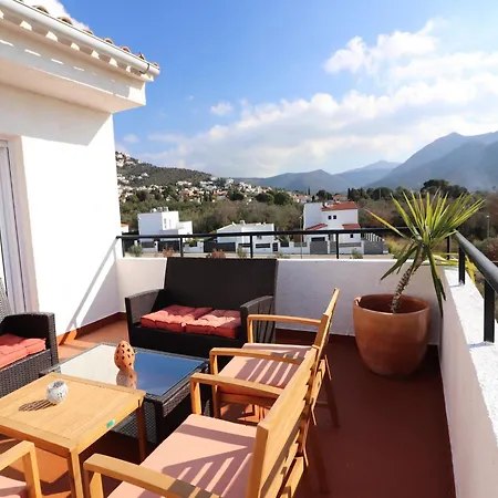 House In Roses With Private Pool & Sea Views *