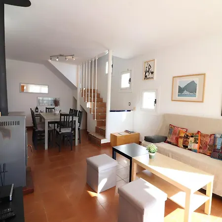 House In Roses With Private Pool & Sea Views 別荘 *