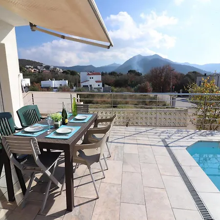 別荘 House In Roses With Private Pool & Sea Views Montjoi