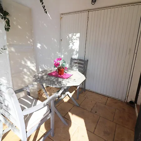 House In Roses With Private Pool & Sea Views * Montjoi