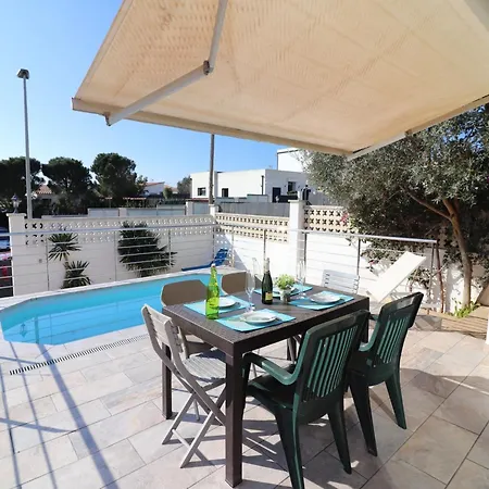 別荘 House In Roses With Private Pool & Sea Views Montjoi