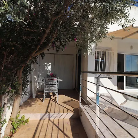 House In Roses With Private Pool & Sea Views