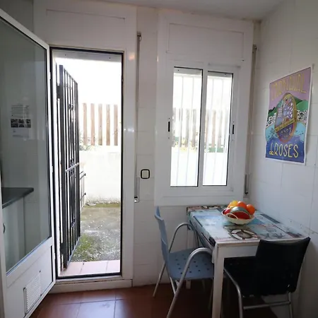 House In Roses With Private Pool & Sea Views 別荘 *